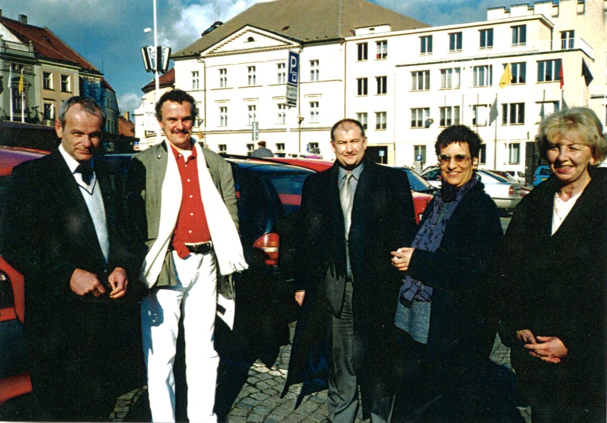 Gründung von TOGETHER im April 2000